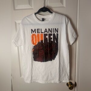 Gildan Melanin Queen Heavy Cotton Graphic White Short Sleeve T-Shirt M